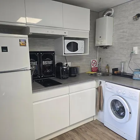 Bord De 4p Avec Parking * Agde